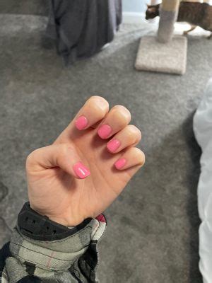 Embrace Your Inner Glamour at Mqgic Nails in Roanoke, CA